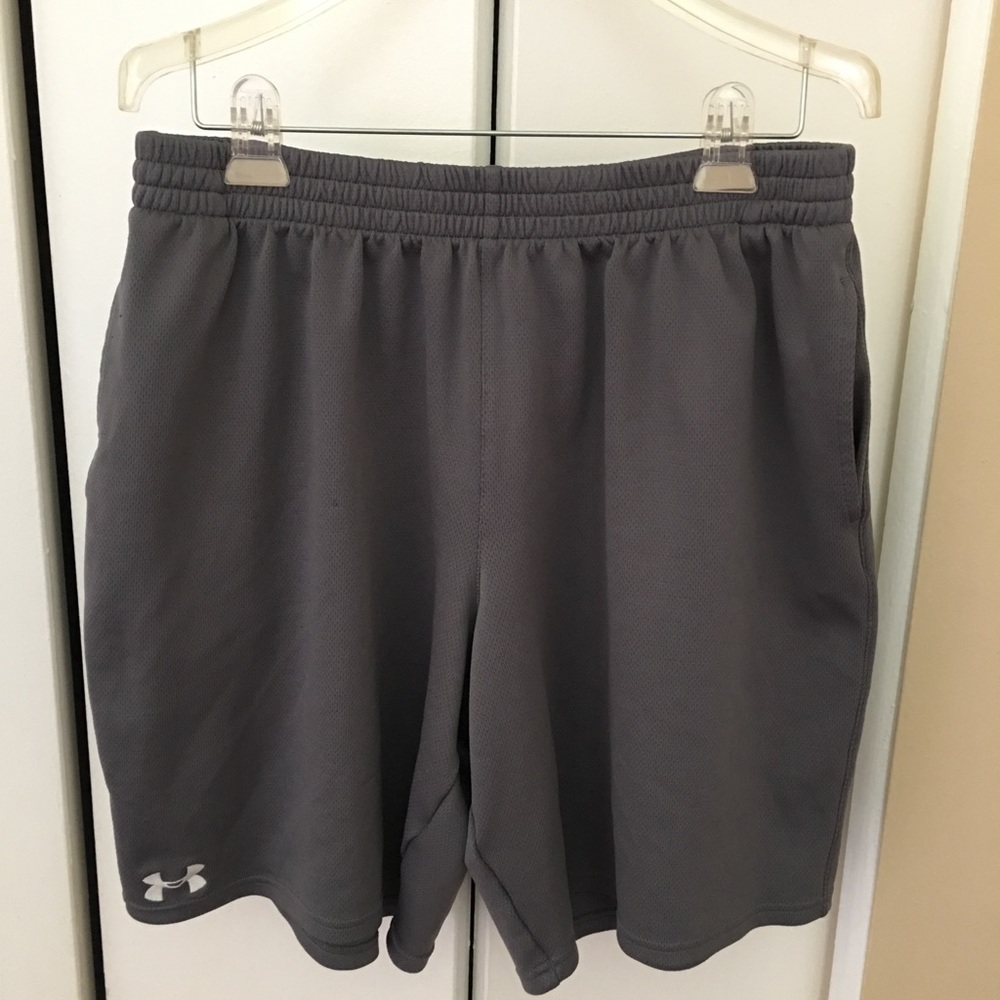 Gray under armor shorts